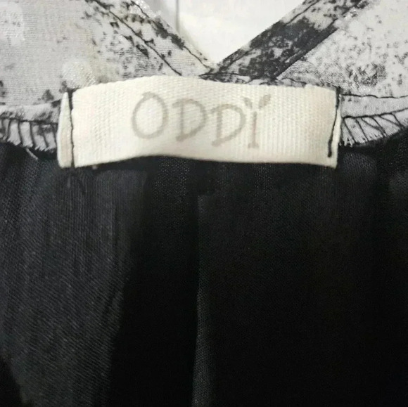 Womens flowy blouse! - Picture 3 of 3